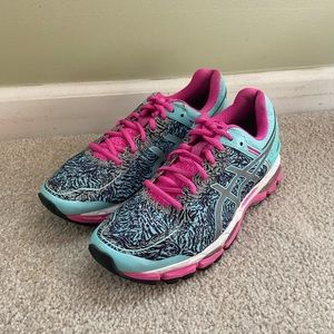 ASICS gel kayano 22